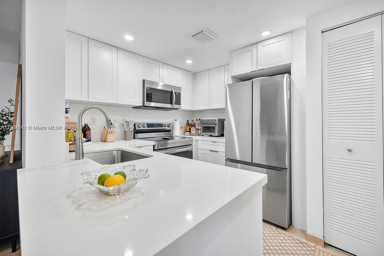 INDIAN SUMMER VILG CONDO - Residential Lease