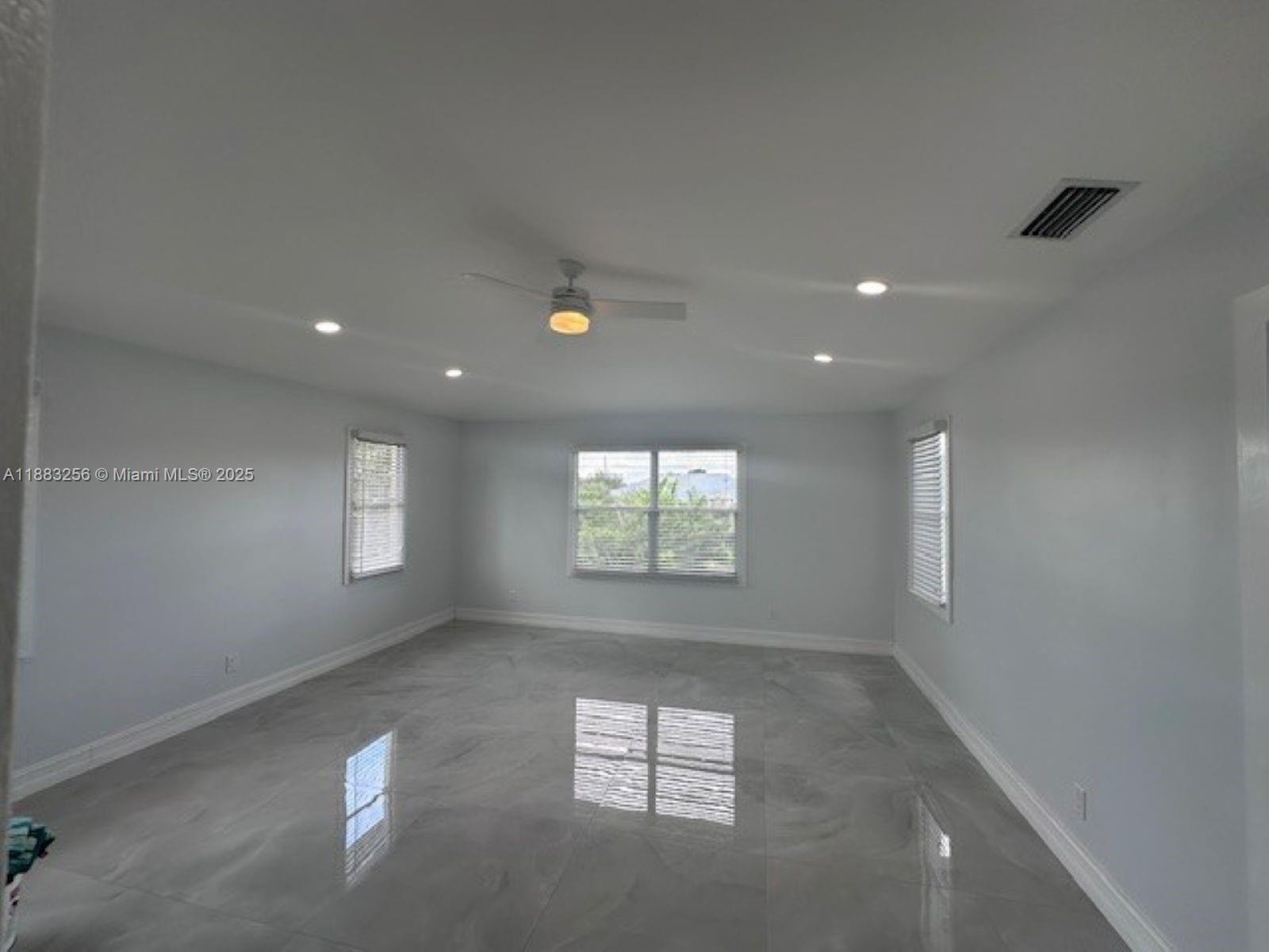 WINDCHIME LAKES - Residential Lease