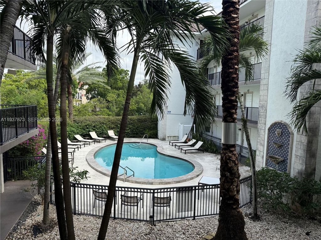 Photo of 924 SE 2nd St #17, Fort Lauderdale, FL 33301 (MLS # A11937873)