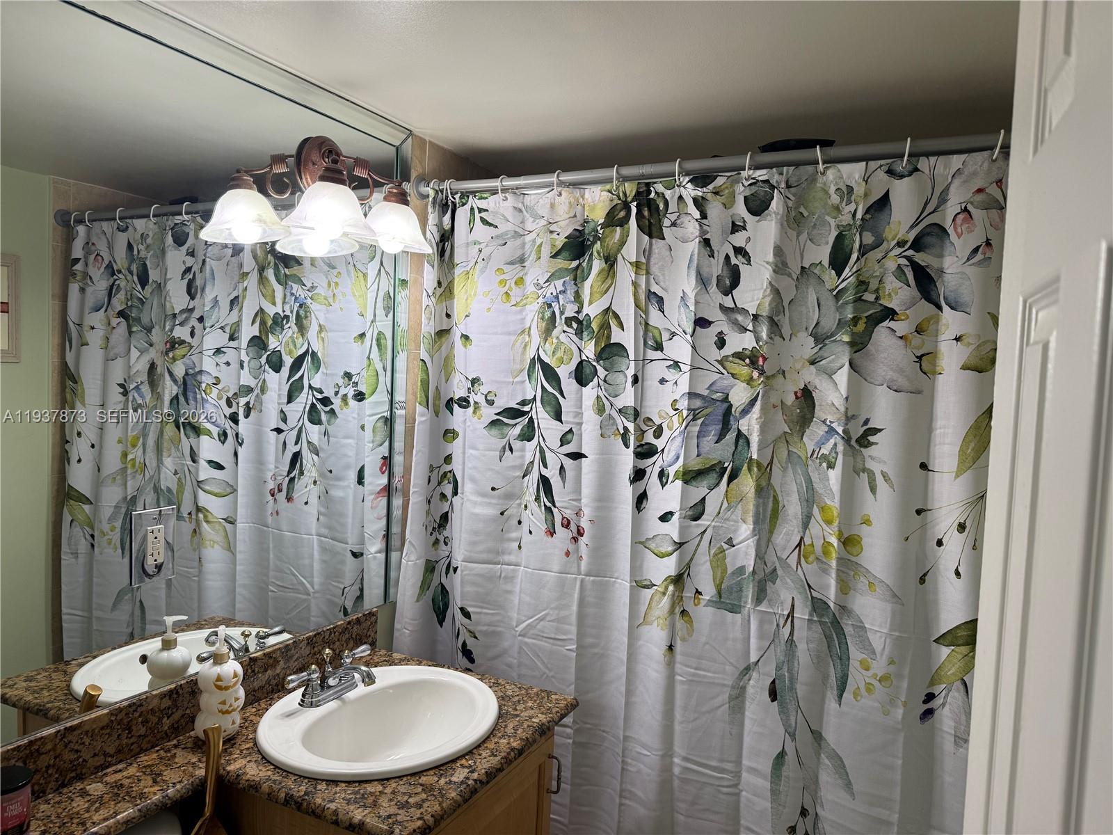 GULFSTREAM CONDO OF LAS O - Residential Lease