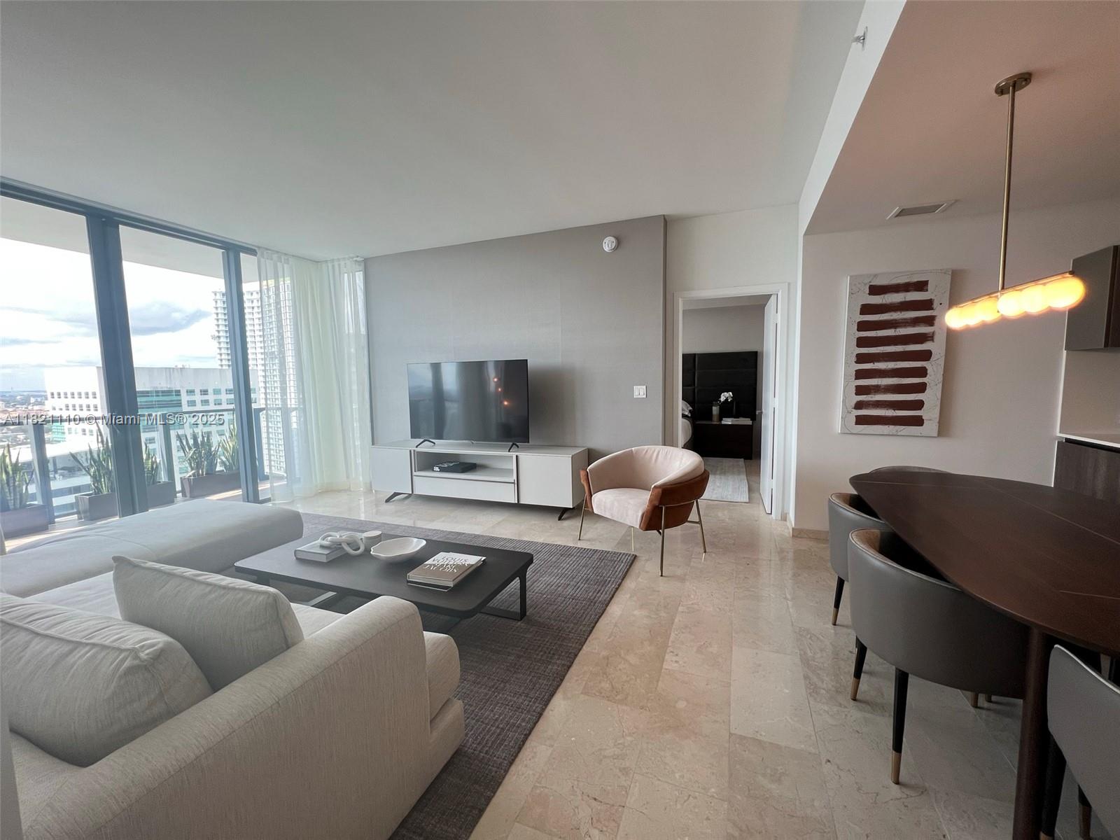 88 Sw 7 2404, Miami, Broward County, Florida - 2 Bedrooms  
3 Bathrooms - 