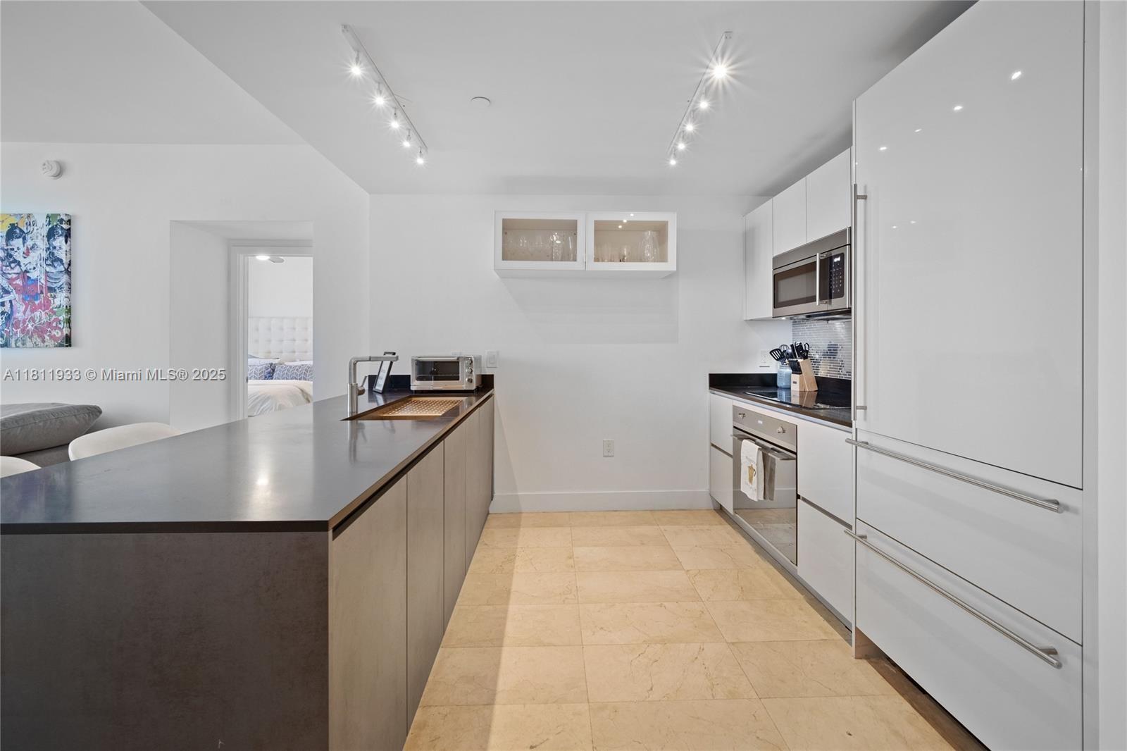 1010 BRICKELL CONDO - Residential Lease