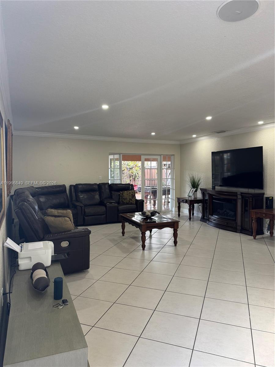 SOUTHERN ESTATES 9TH ADDN - Residential