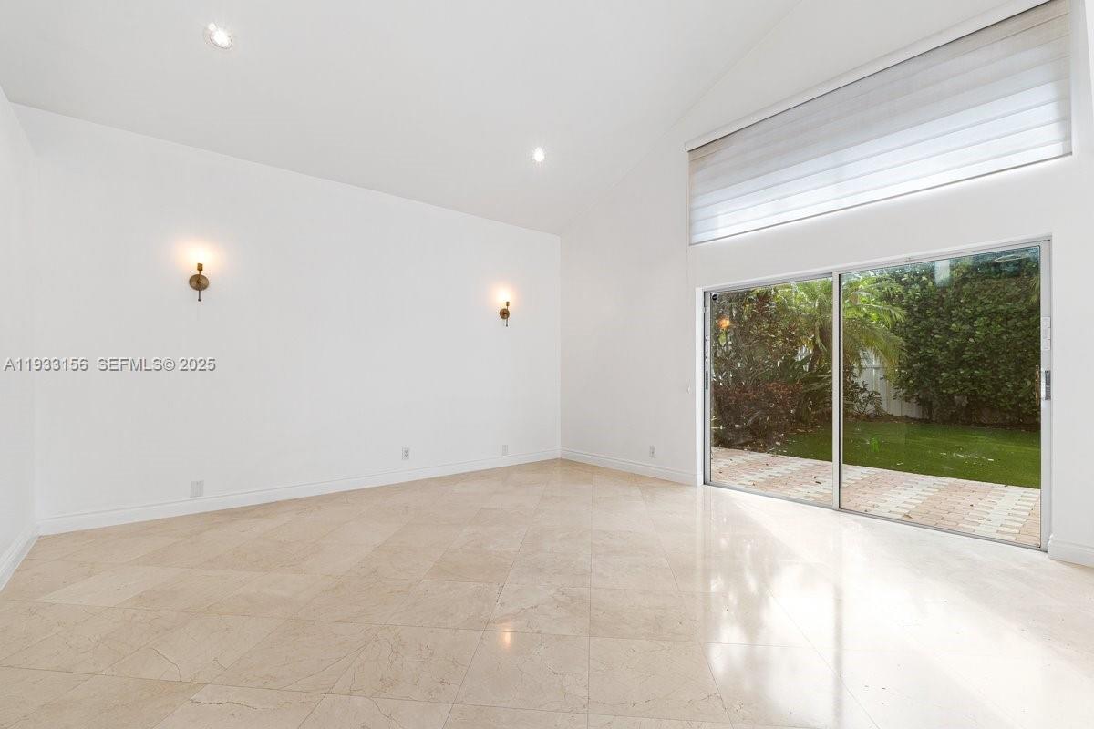 MAPLE RIDGE - Residential Lease