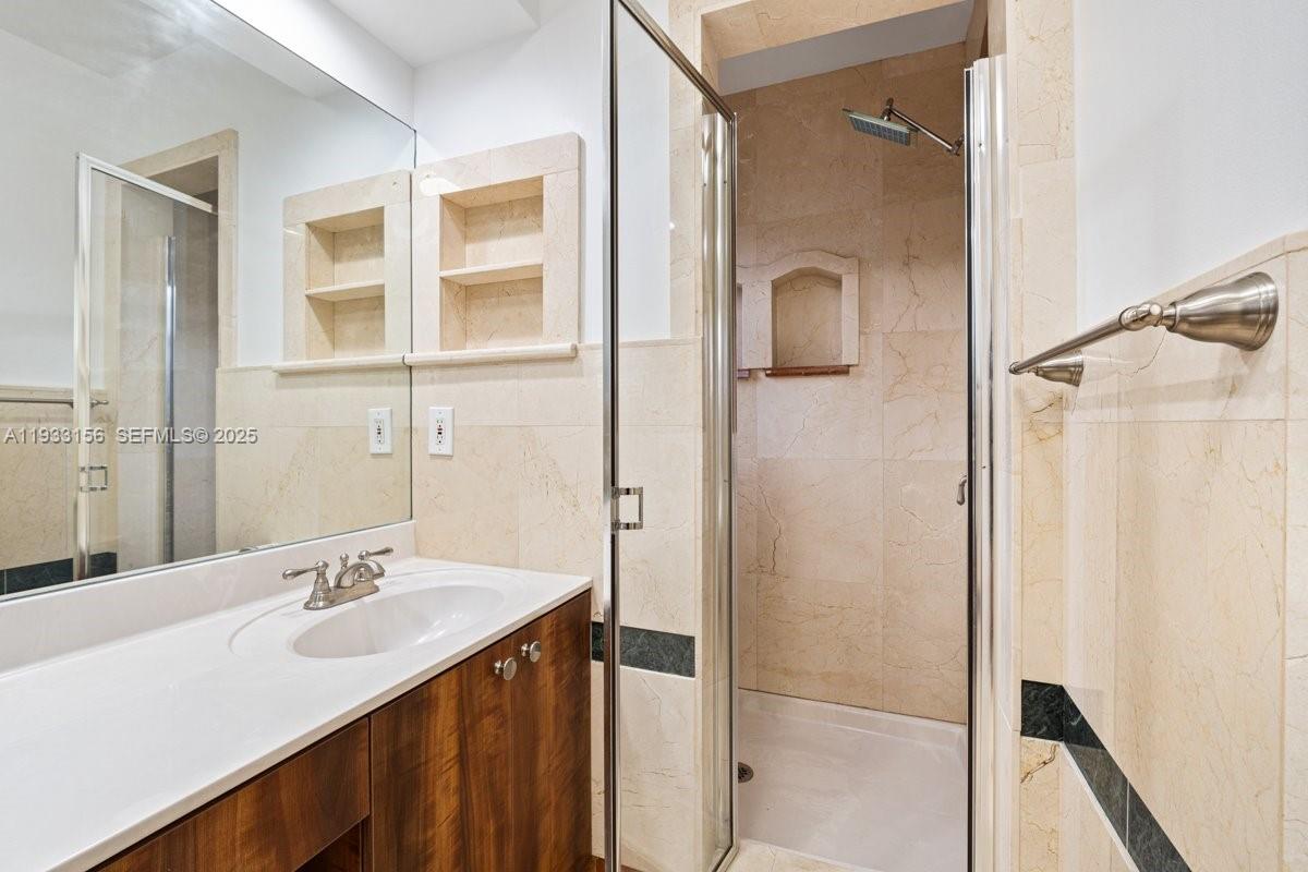 MAPLE RIDGE - Residential Lease