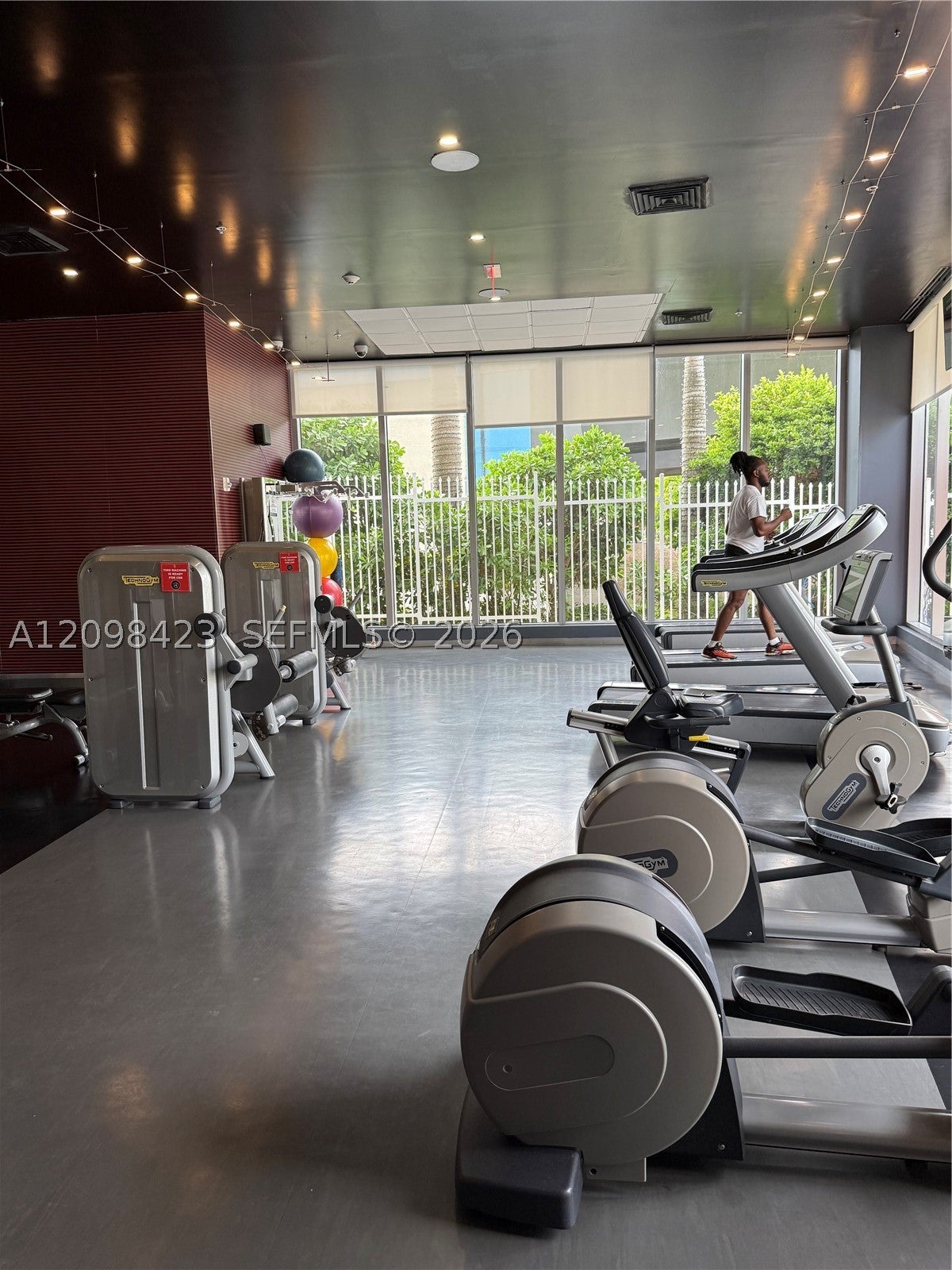 2602 E Hallandale Beach Blvd R2203