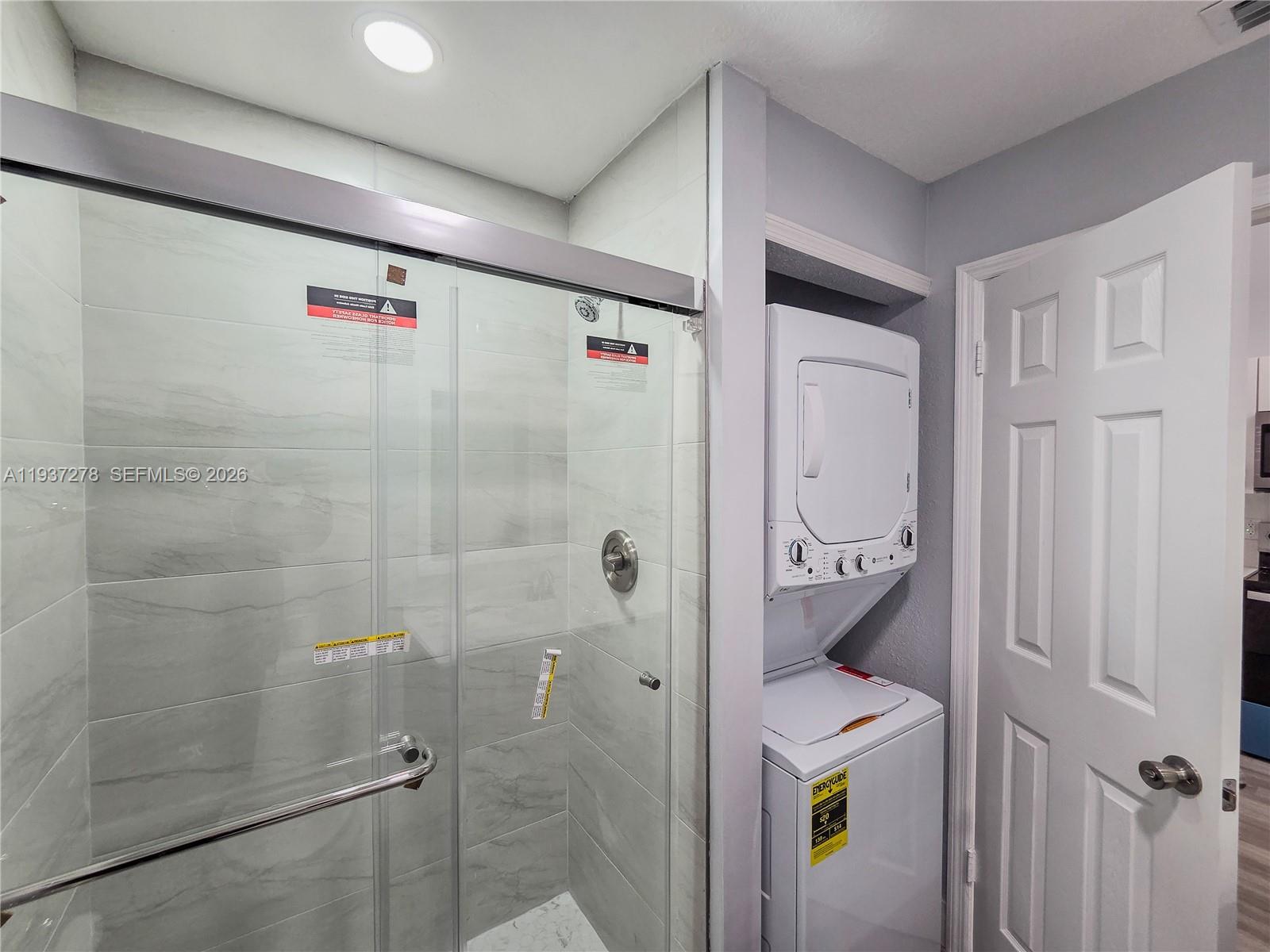 SPRINGTREE - Residential Lease