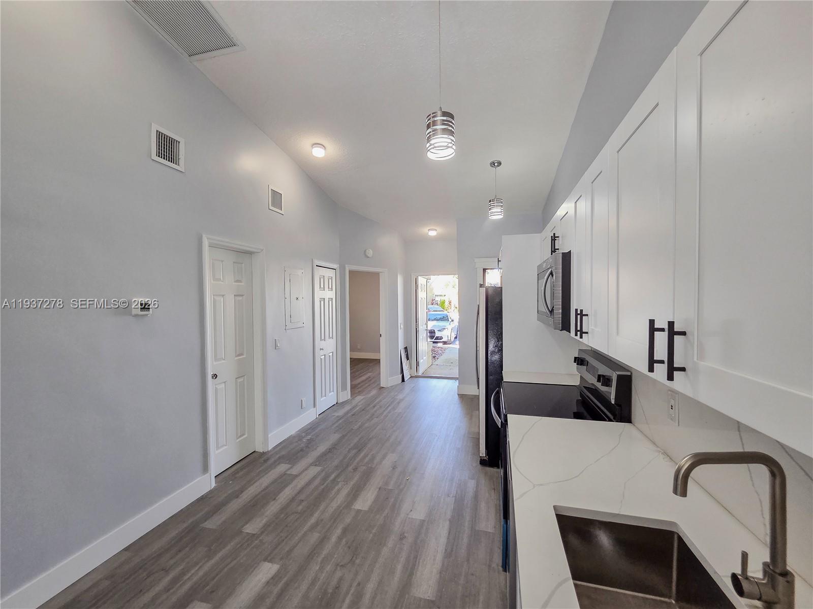 SPRINGTREE - Residential Lease