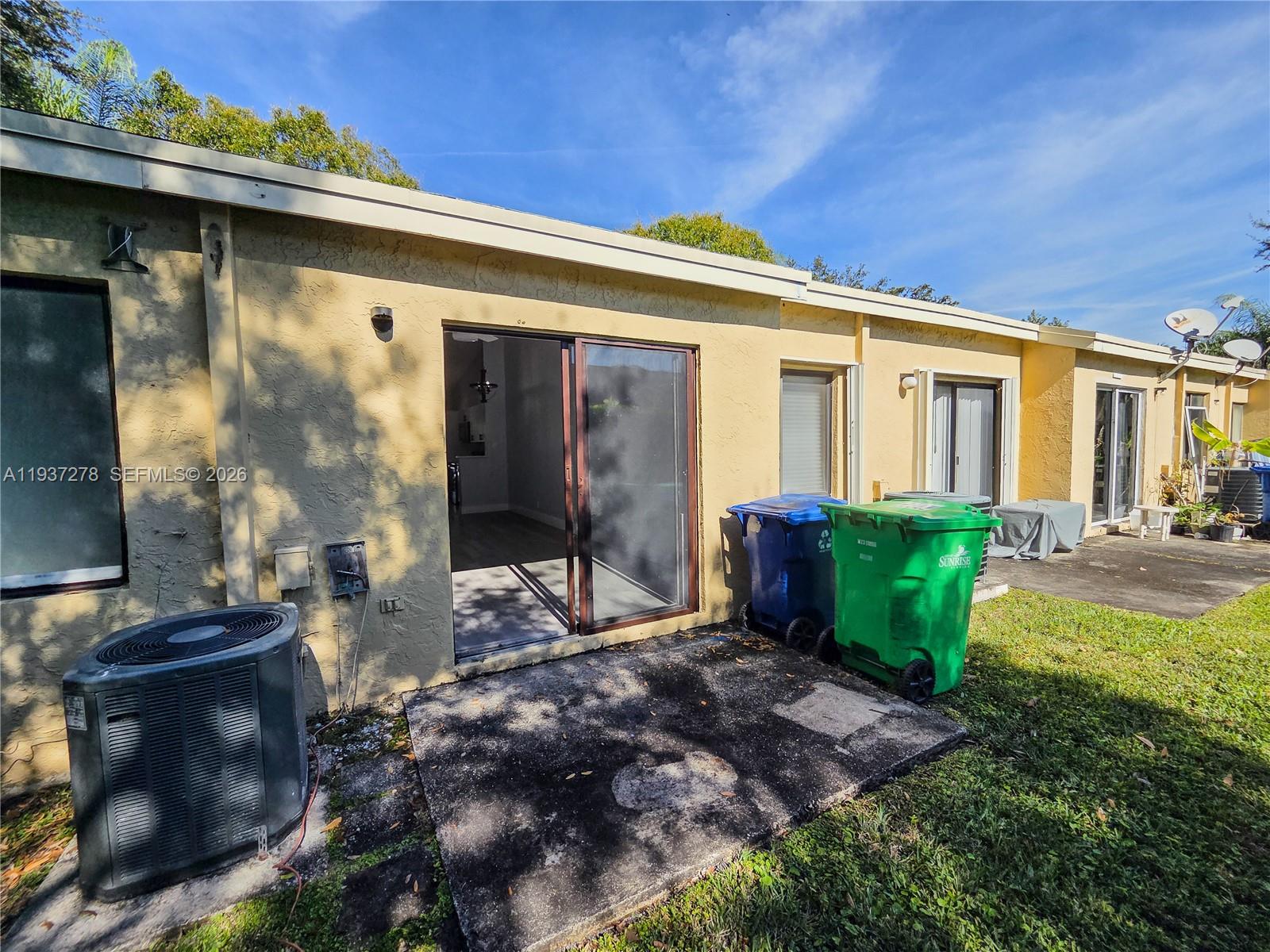 SPRINGTREE - Residential Lease