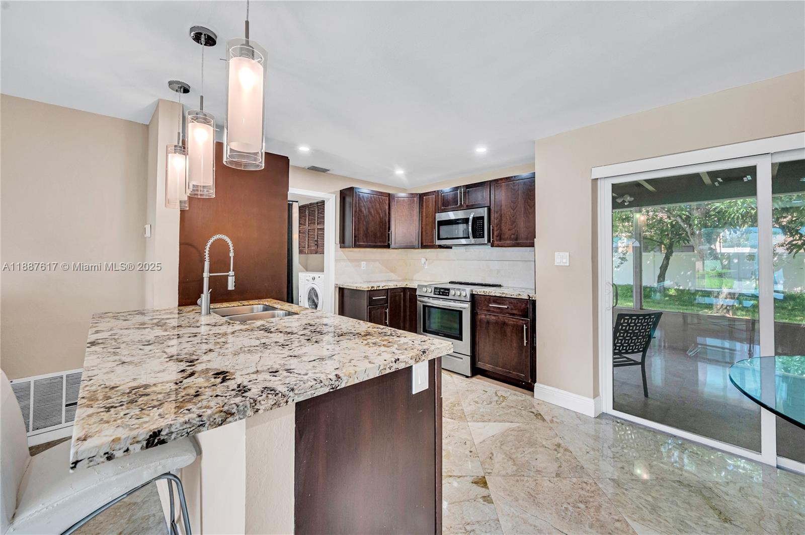 MAINLANDS OF TAMARAC LAKE - Residential