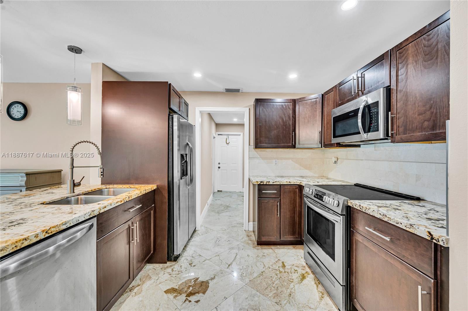 MAINLANDS OF TAMARAC LAKE - Residential