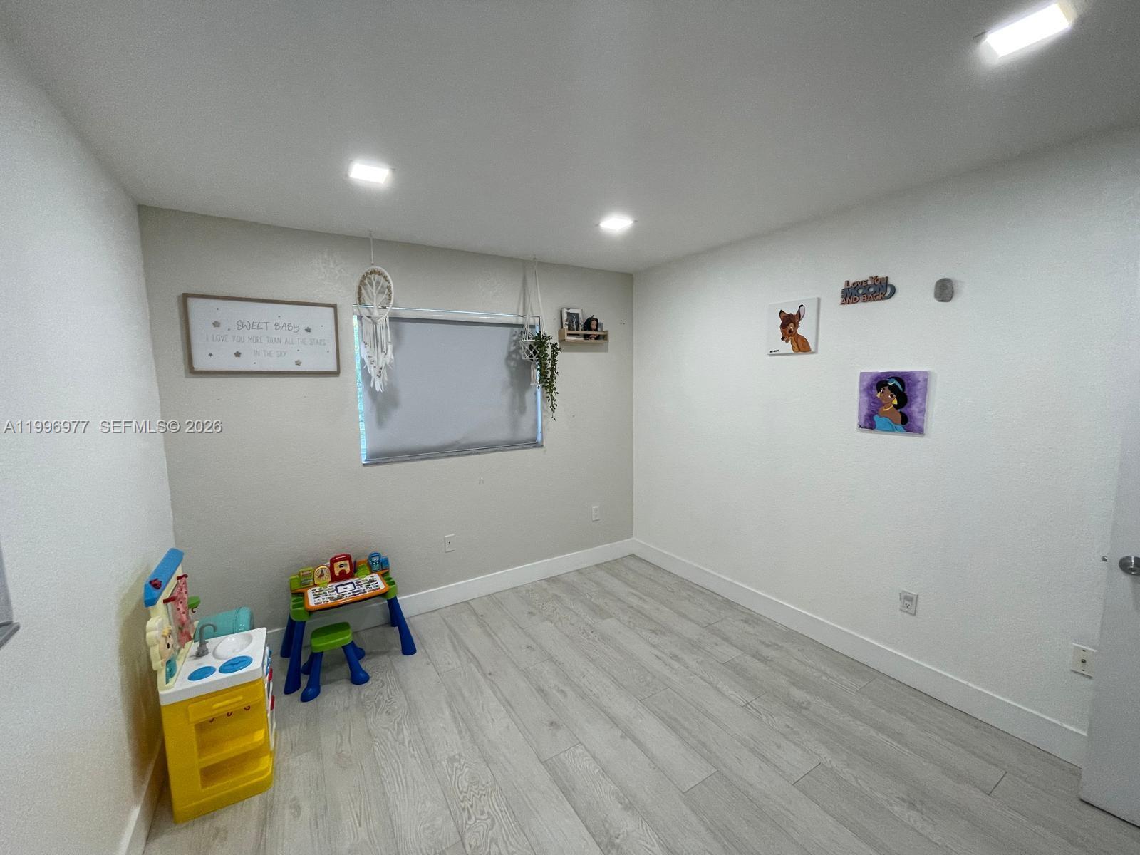 THE VILLAS OF ST AGNES CO - Residential Lease