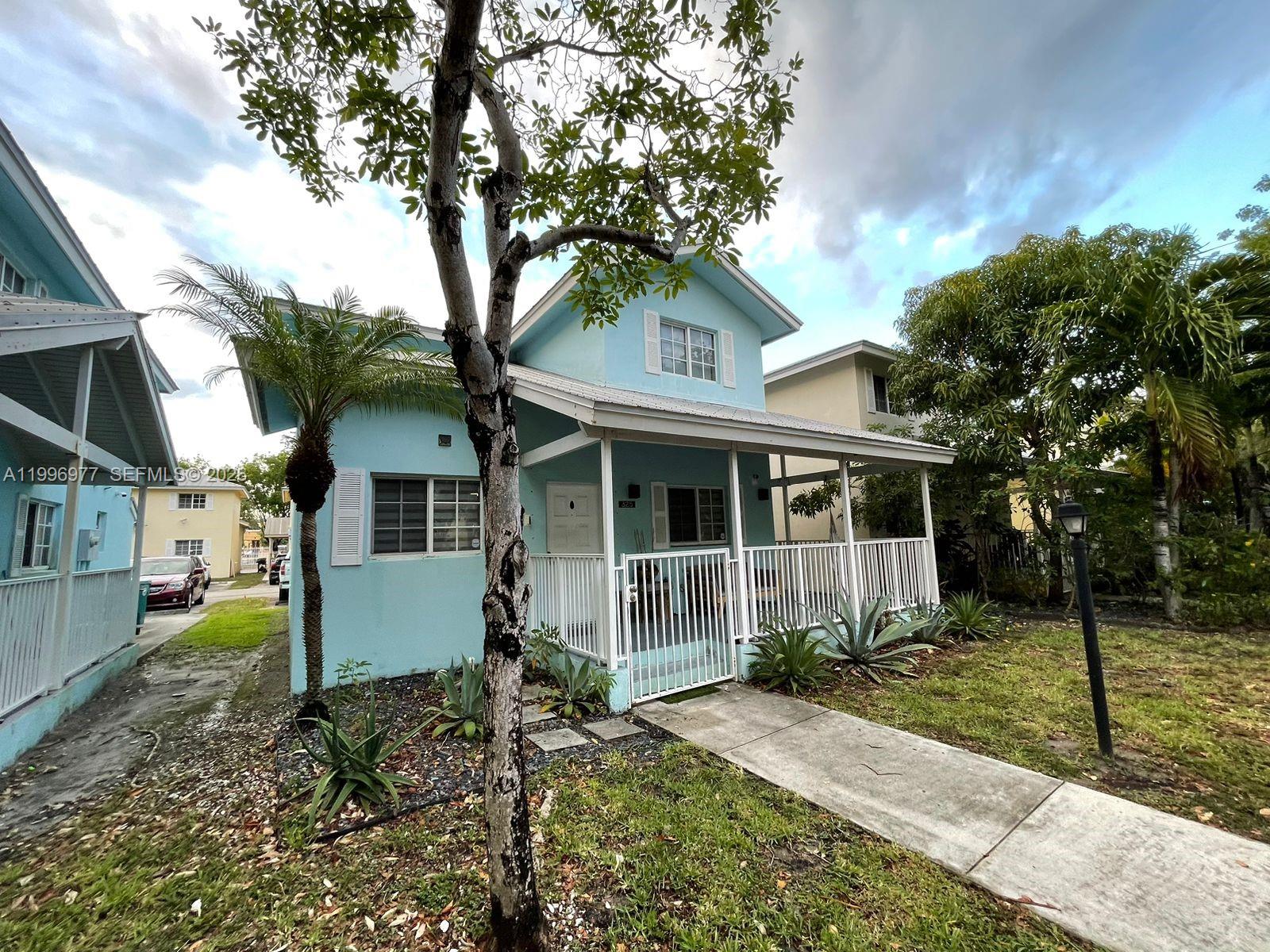 THE VILLAS OF ST AGNES CO - Residential Lease