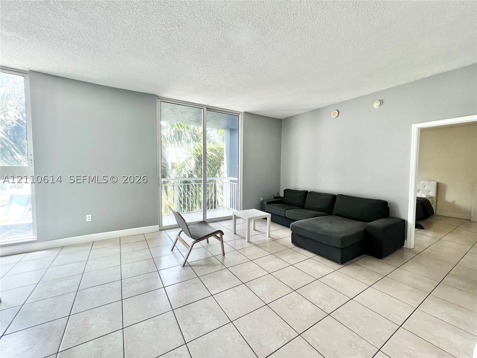 275 NE 18th St 305