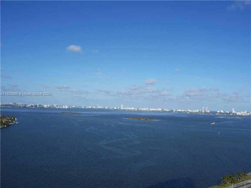 BLUE CONDO - Residential Lease