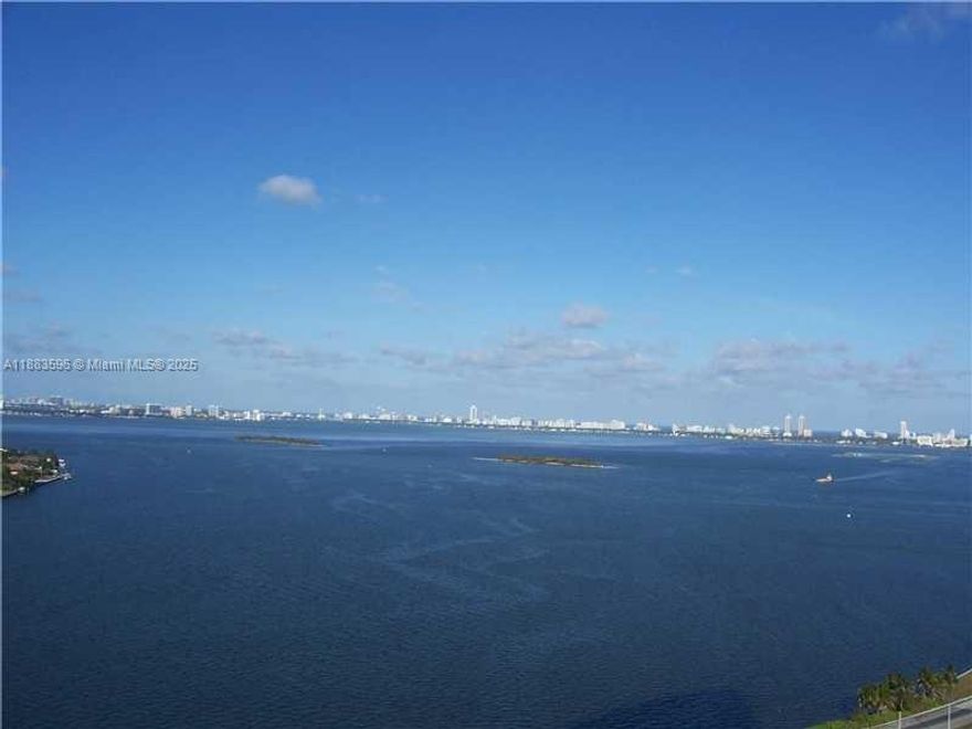 SPECTACULAR BAY VIEWS FORM THIS 25 FLOOR SPACIOUS 1/1.5 UNIT IN 'BLUE' IN EAST EDGEWATER. WINDOW IN KITCHEN W/DOWNTOWN VIEWS . ENOUGH ROOM TO HAVE BOTH LIVING AND DINING AREAS. GOOD SIZE CUSTOM CLOSETS. DEEP BALCONY.FULL SERVICE BUILDING. WALK TO SHOPS, CAFES AND NIGHTLIFE. 5 MINUTES FROM DOWNTOWN, BRICKELL, THE PORT, THE DESIGN DISTRICT, MIDTOWN AND ALL THAT IS HAPPENING IN THE NEW URBAN MIAMI. EASY ACCESS TO ALL MAJOR HIGHWAYS. EASY TO SEE. AS IS PRICE FIRM.