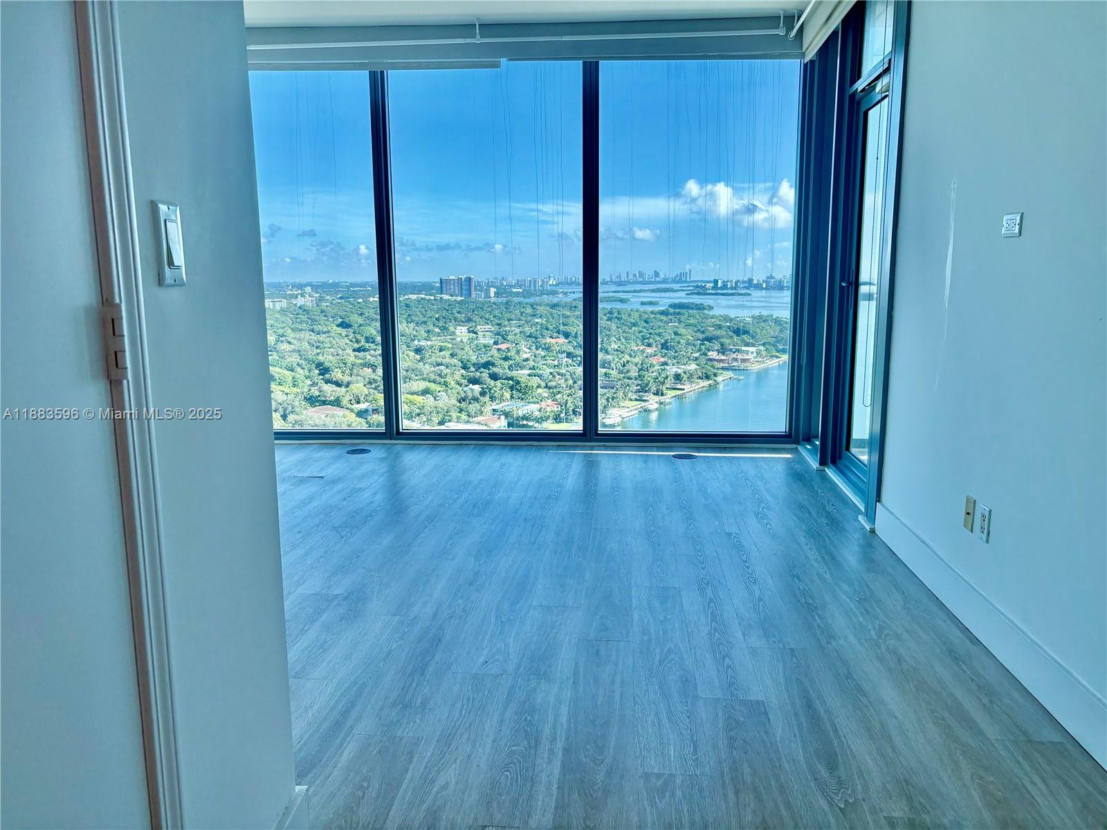 BLUE CONDO - Residential Lease