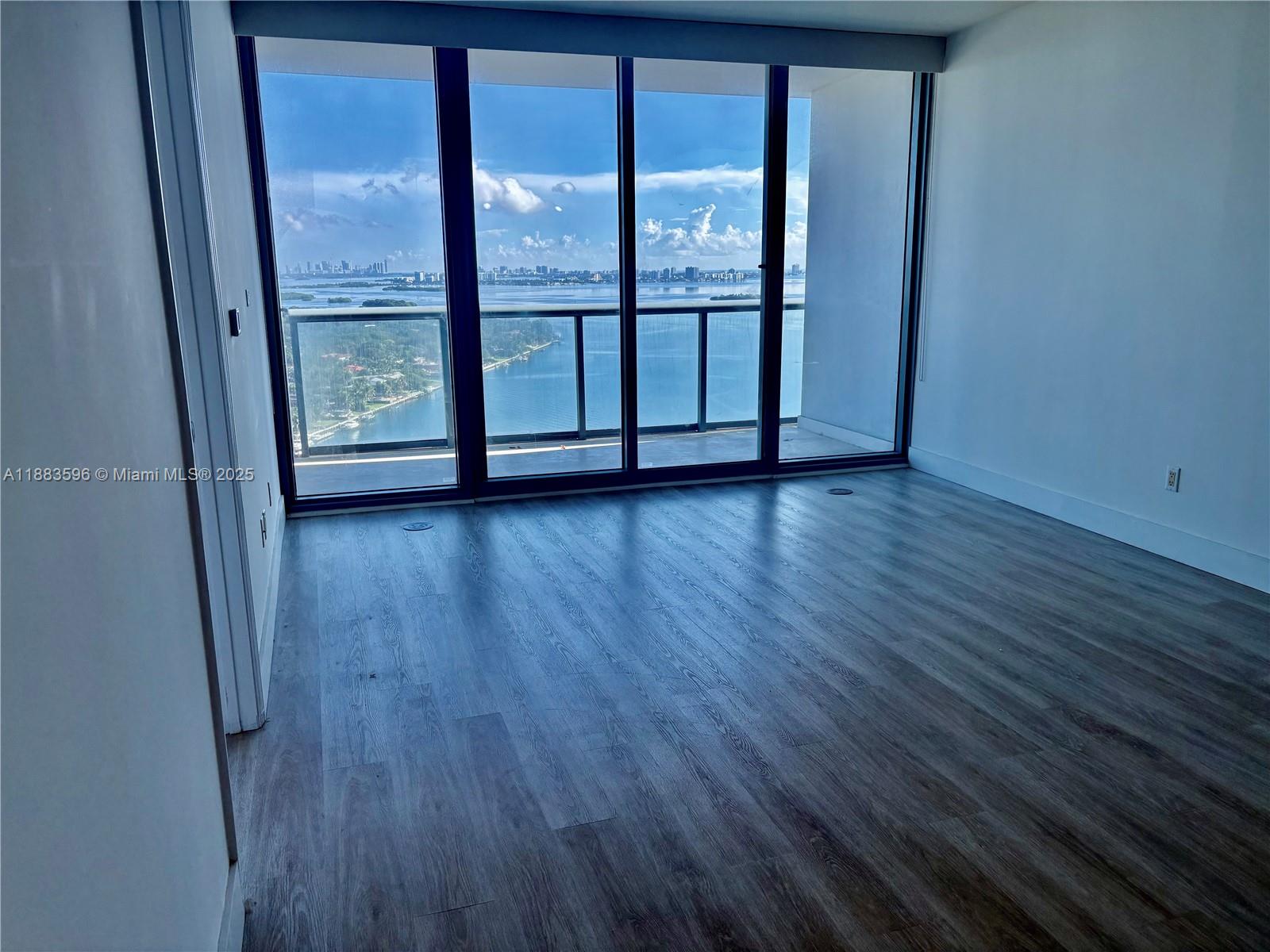 BLUE CONDO - Residential Lease