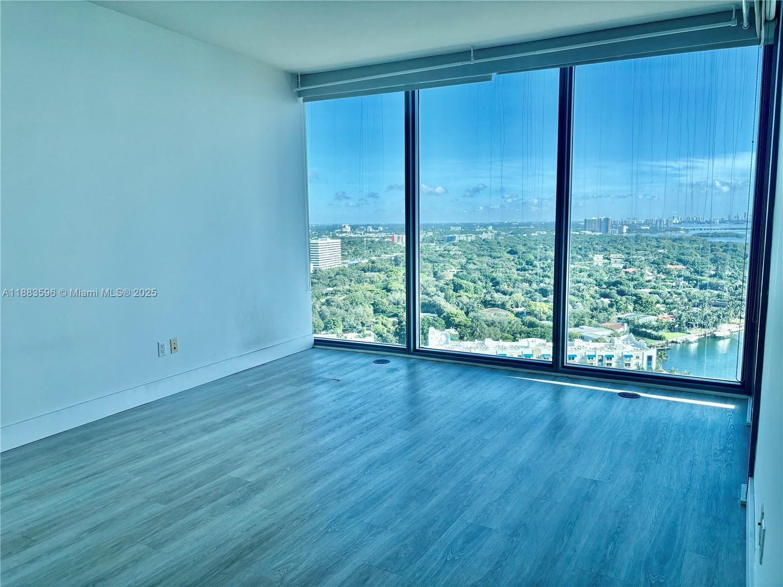 BLUE CONDO - Residential Lease