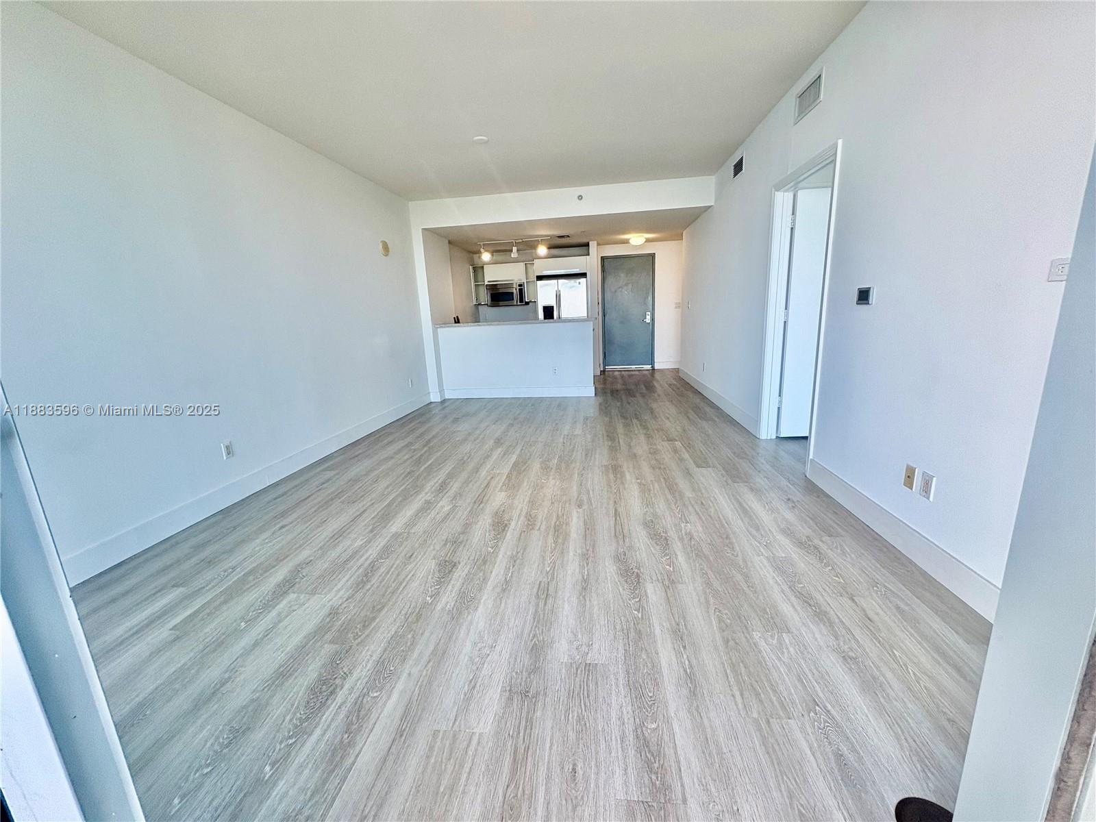 BLUE CONDO - Residential Lease