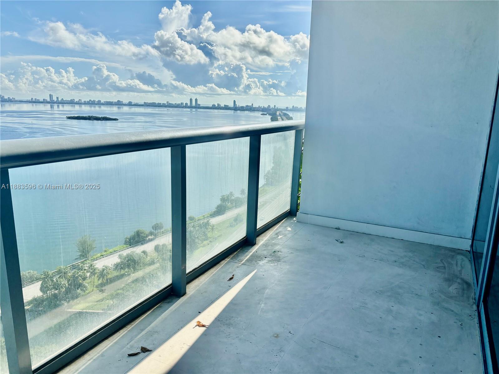 BLUE CONDO - Residential Lease