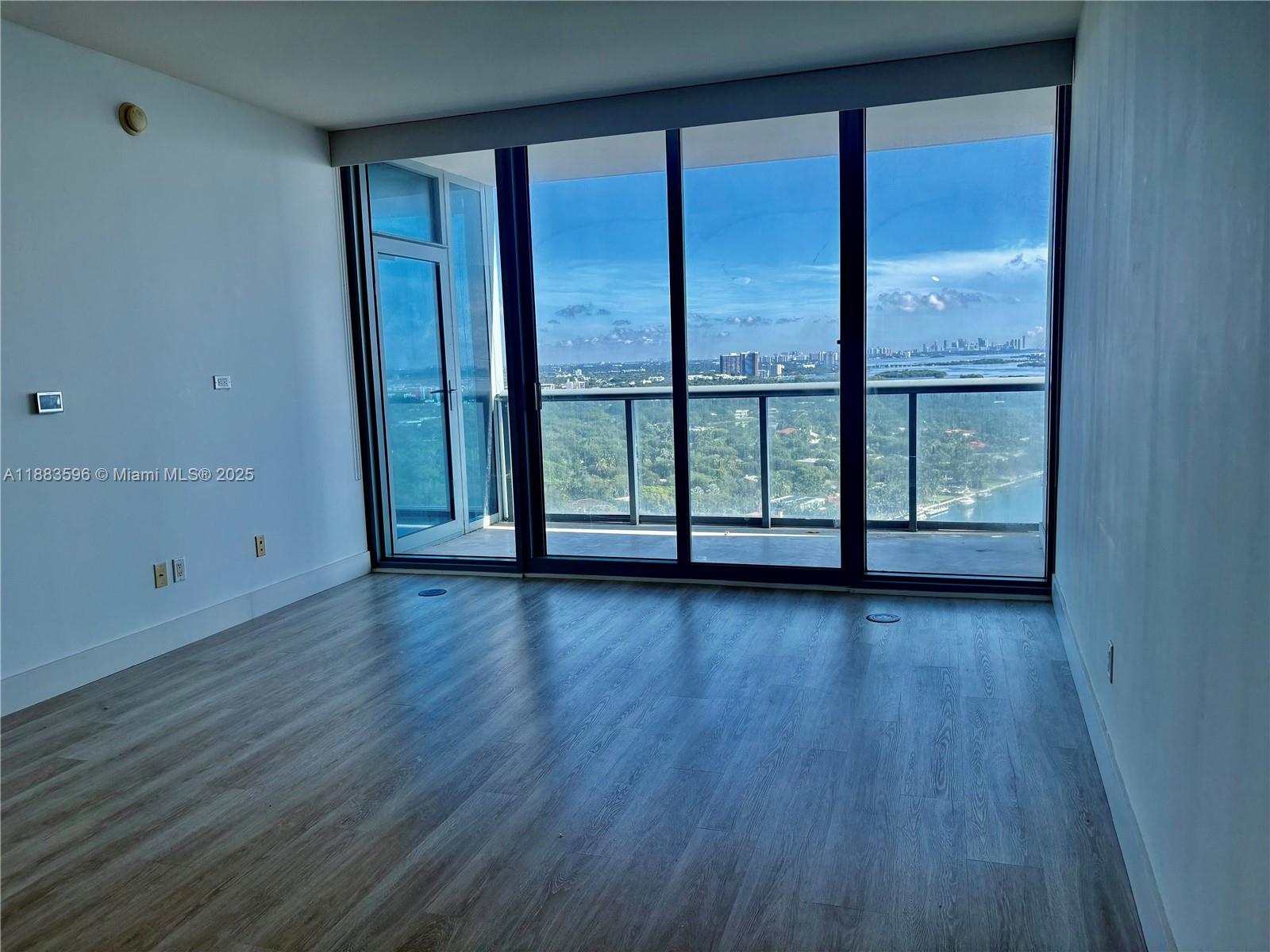 BLUE CONDO - Residential Lease