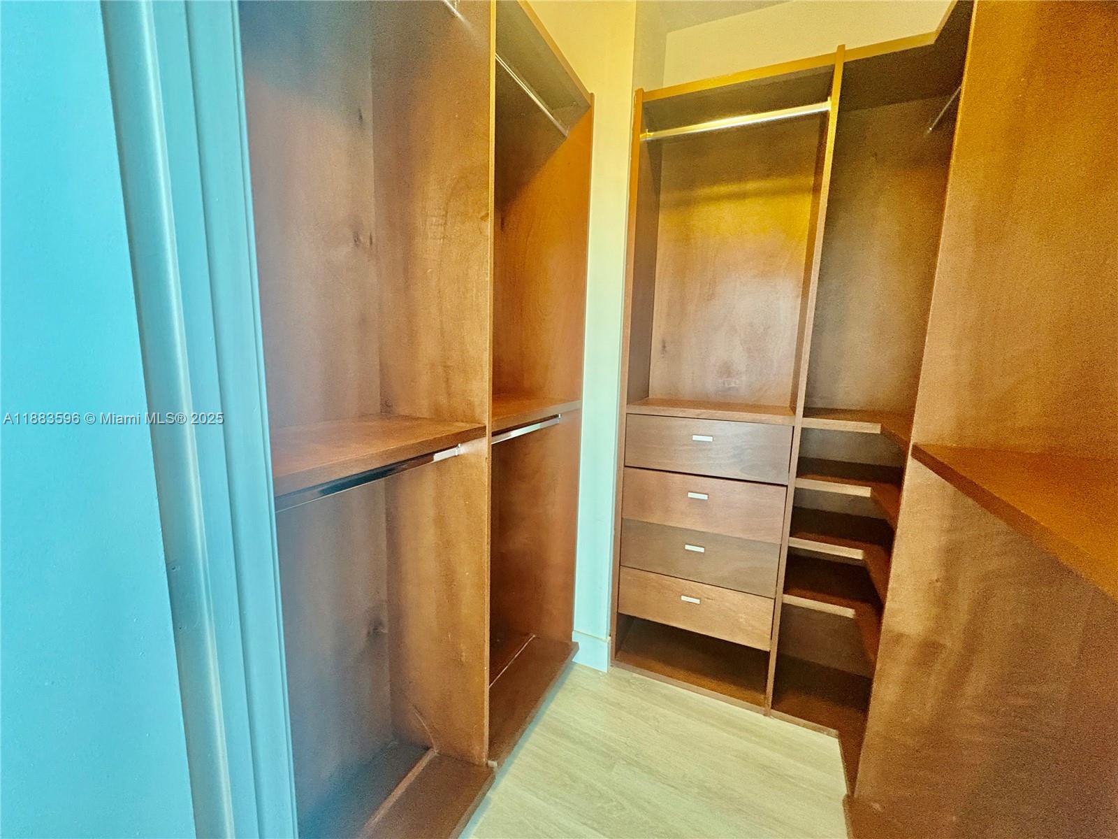 BLUE CONDO - Residential Lease