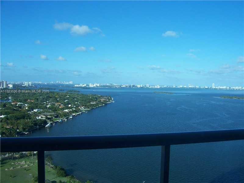 BLUE CONDO - Residential Lease