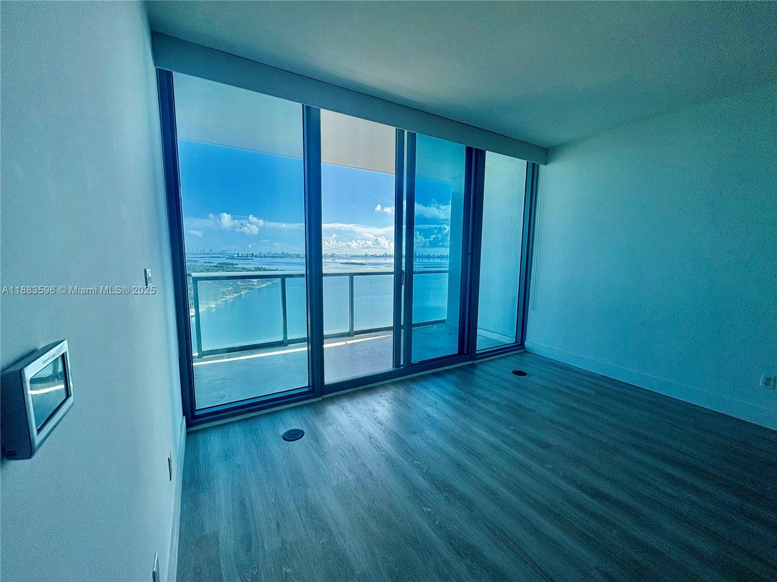 BLUE CONDO - Residential Lease
