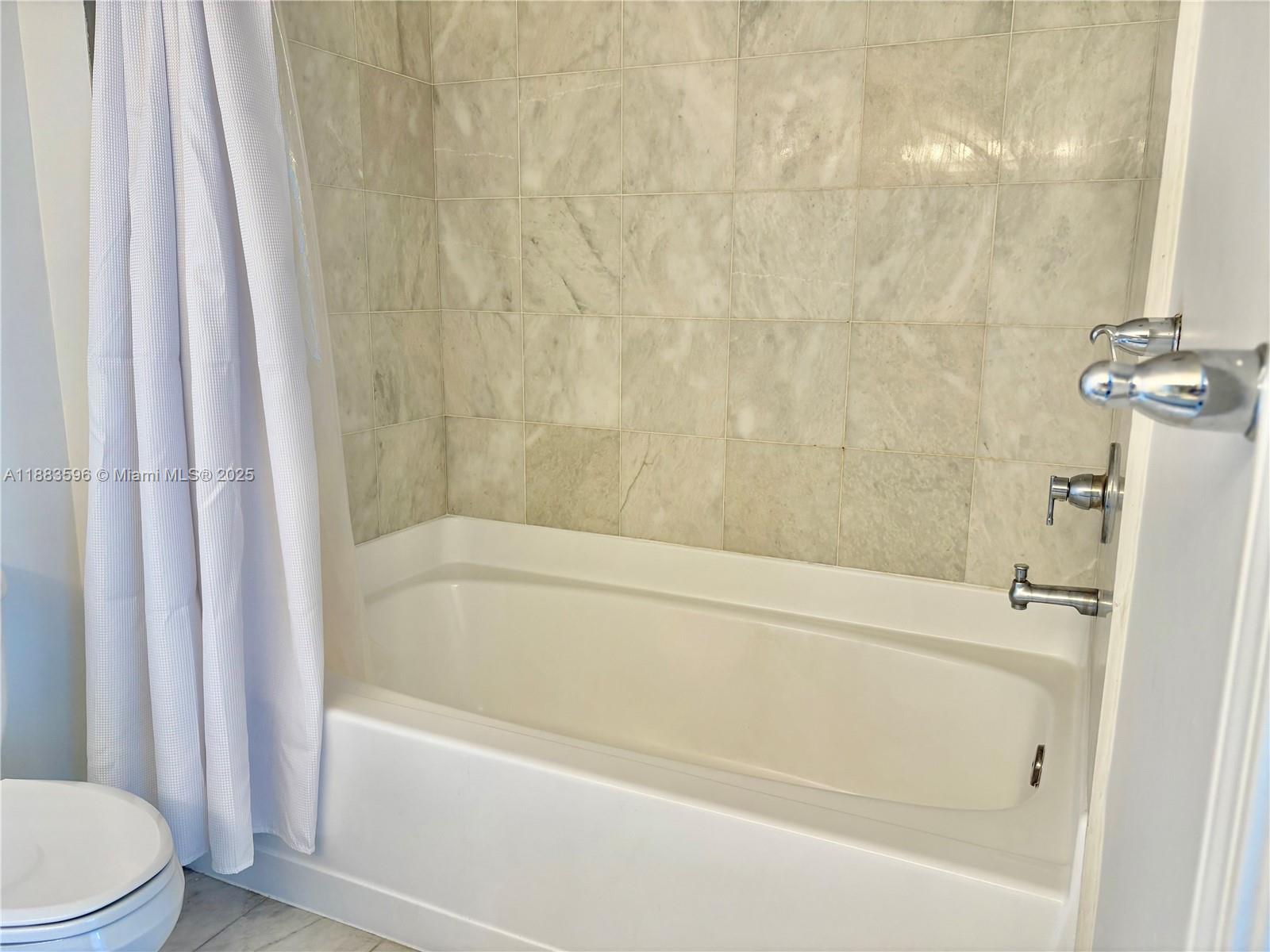 BLUE CONDO - Residential Lease