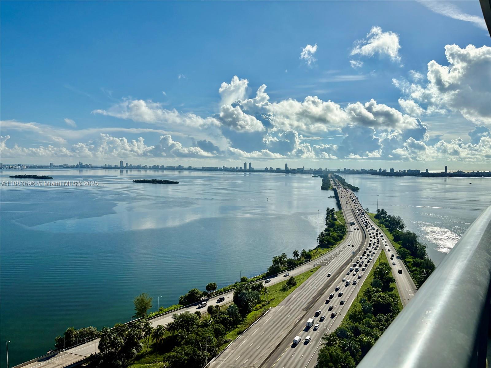 BLUE CONDO - Residential Lease