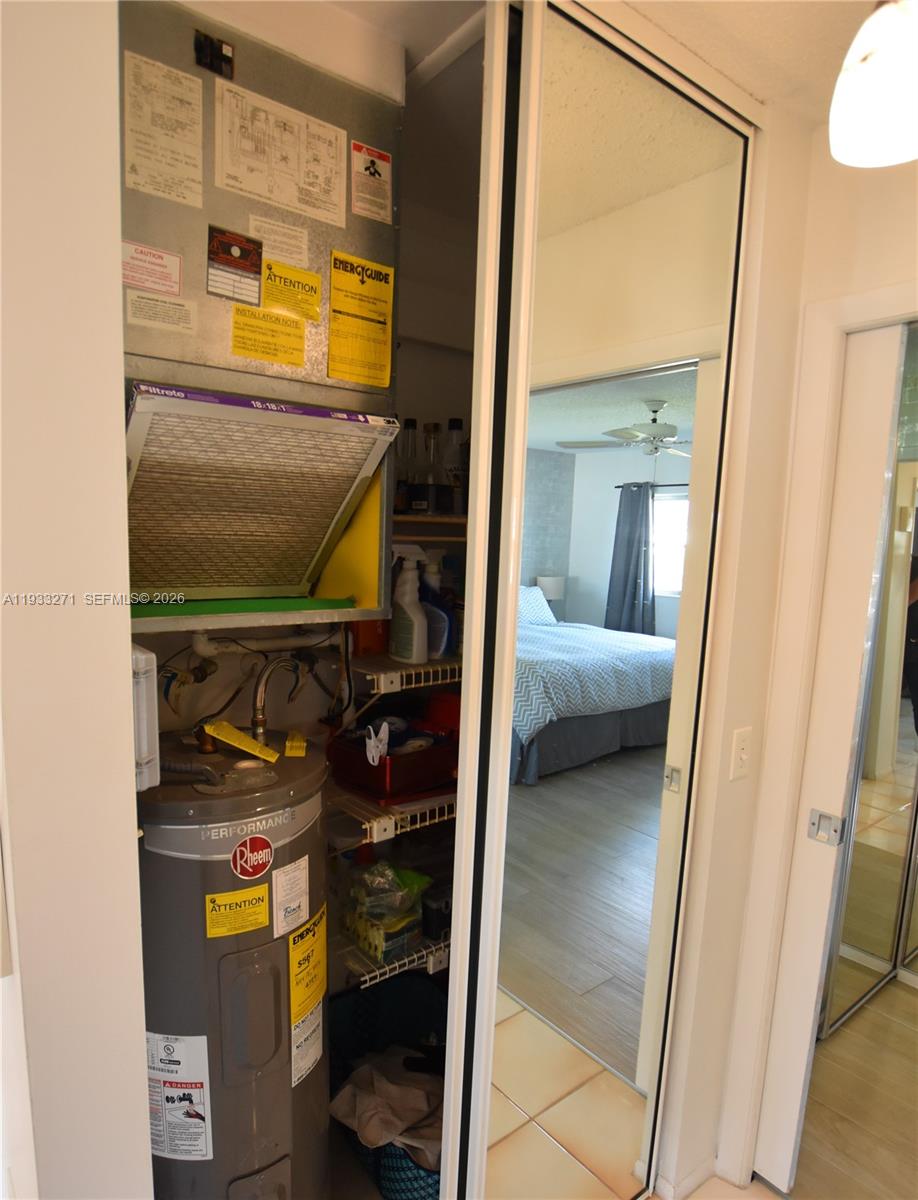 CRESTHAVEN VILLAS 30 COND - Residential