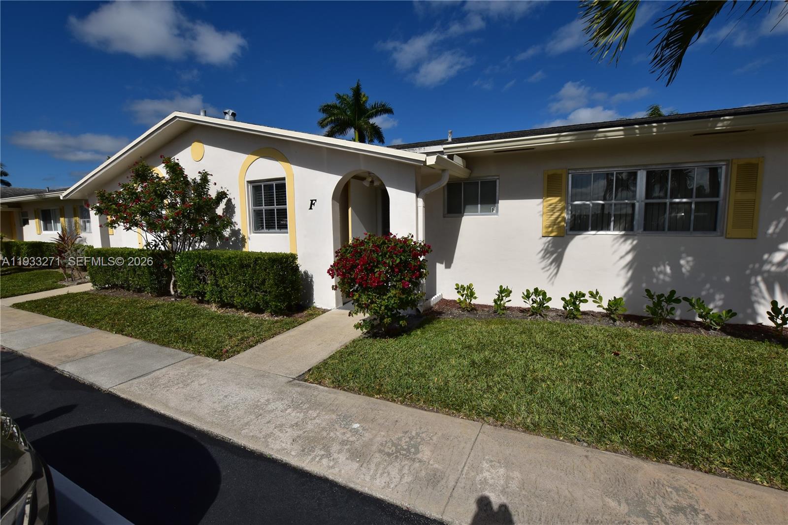 CRESTHAVEN VILLAS 30 COND - Residential