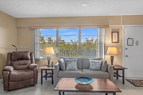 Condominium in Pembroke Pines FL 1401 134th Way Way 8.jpg