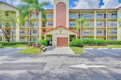 Condominium in Pembroke Pines FL 1401 134th Way Way 48.jpg