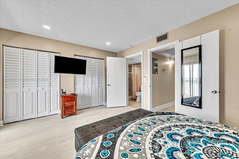 Condominium in Pembroke Pines FL 1401 134th Way Way 28.jpg