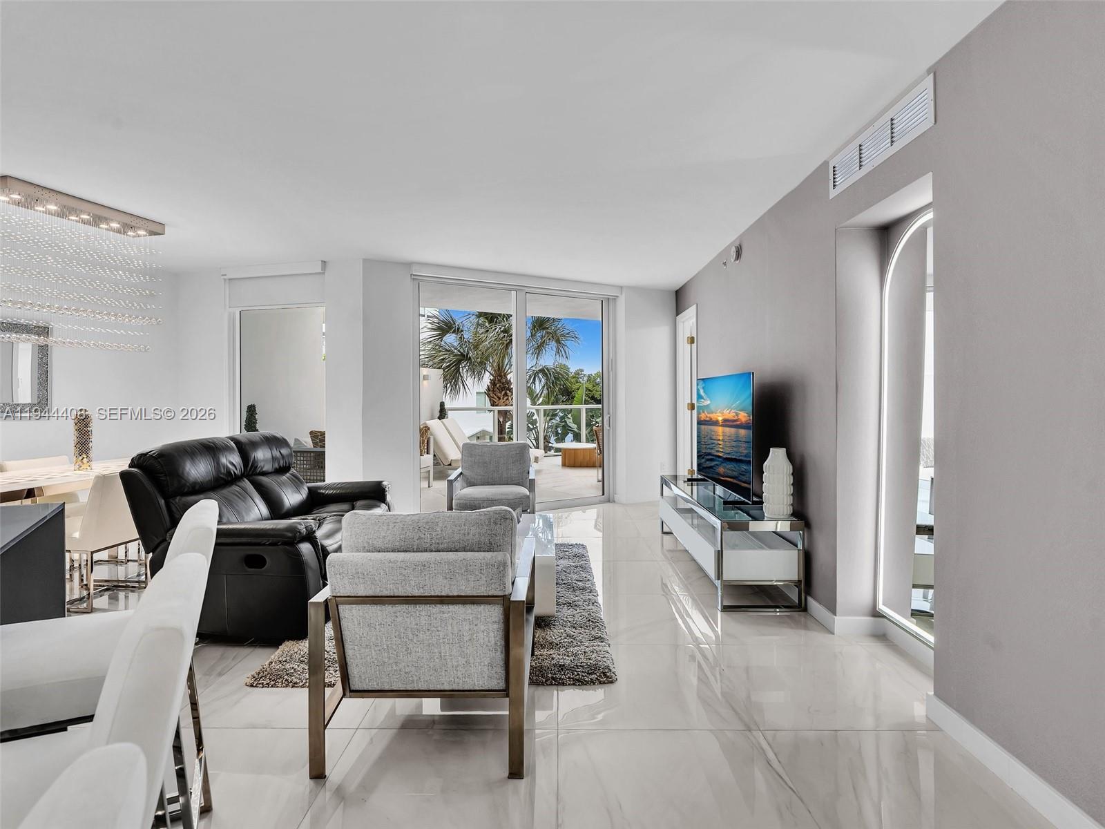 BAY HARBOUR ISLAND - Residential