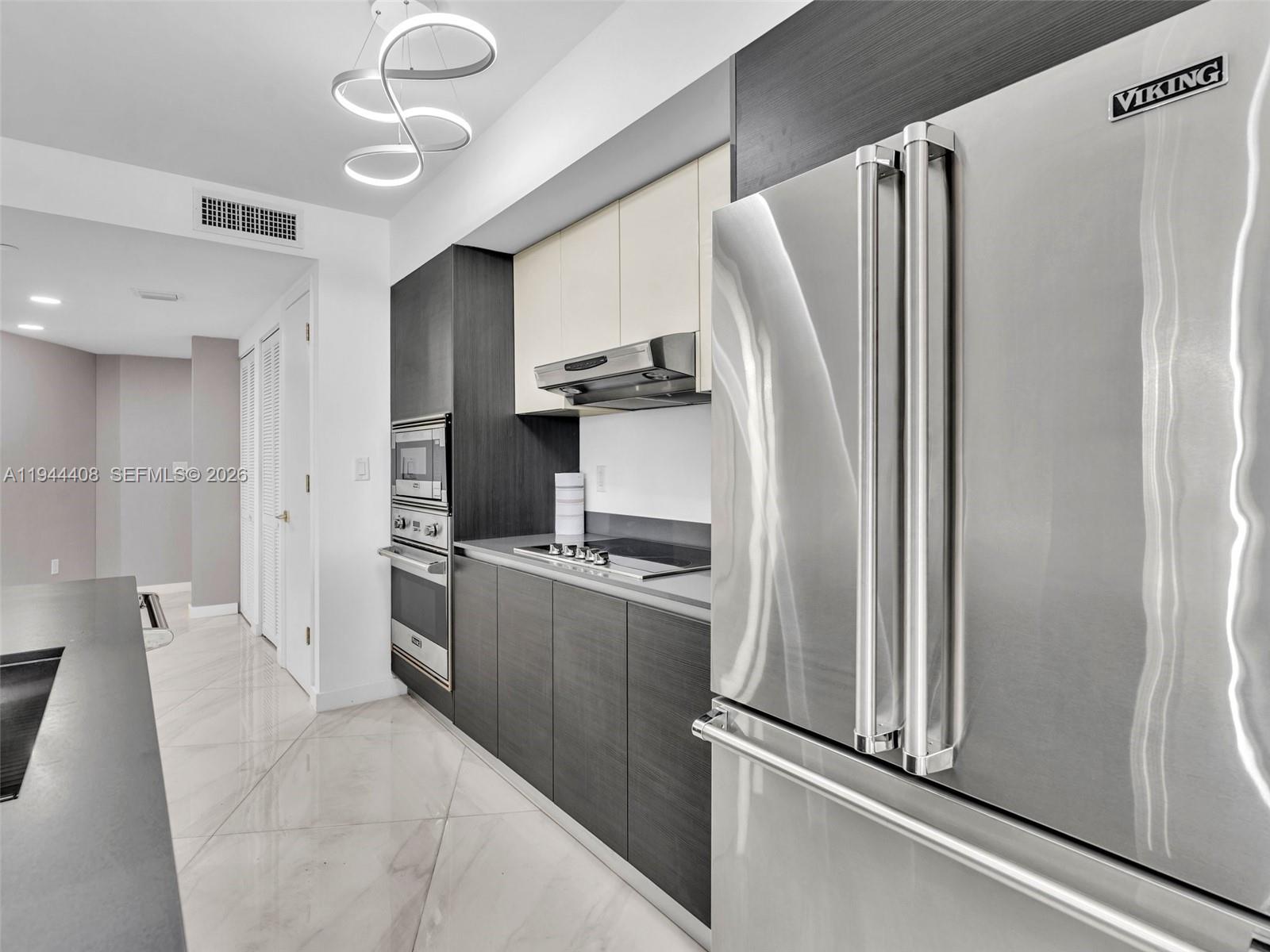 BAY HARBOUR ISLAND - Residential