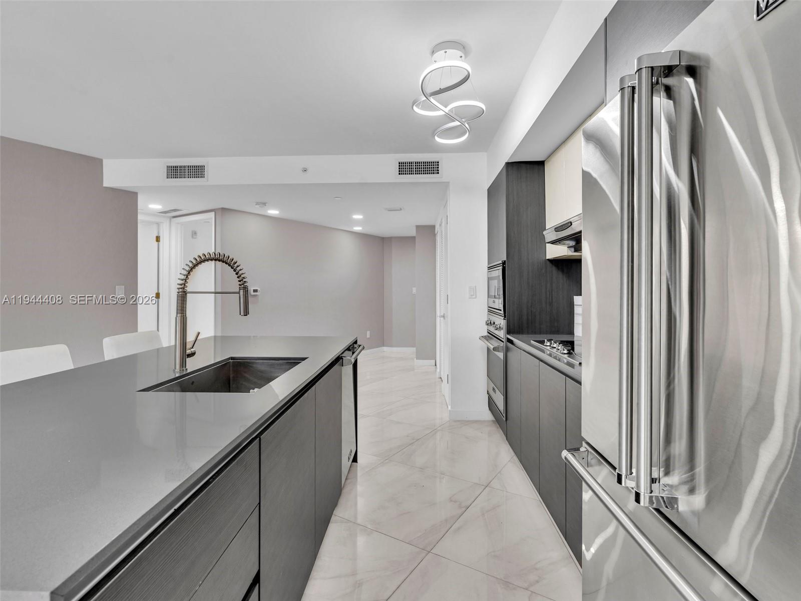 BAY HARBOUR ISLAND - Residential