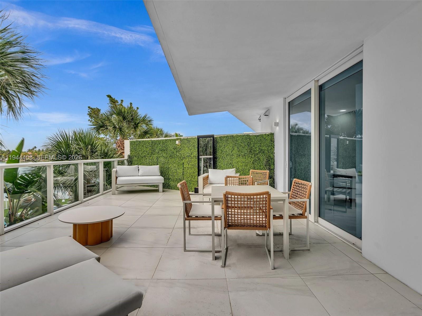 BAY HARBOUR ISLAND - Residential