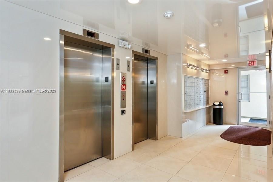 220 Kings Point Dr 111