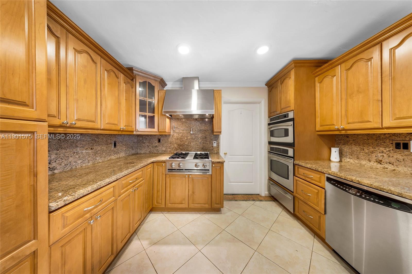 DEVON-AIRE ESTATES SEC 3 - Residential