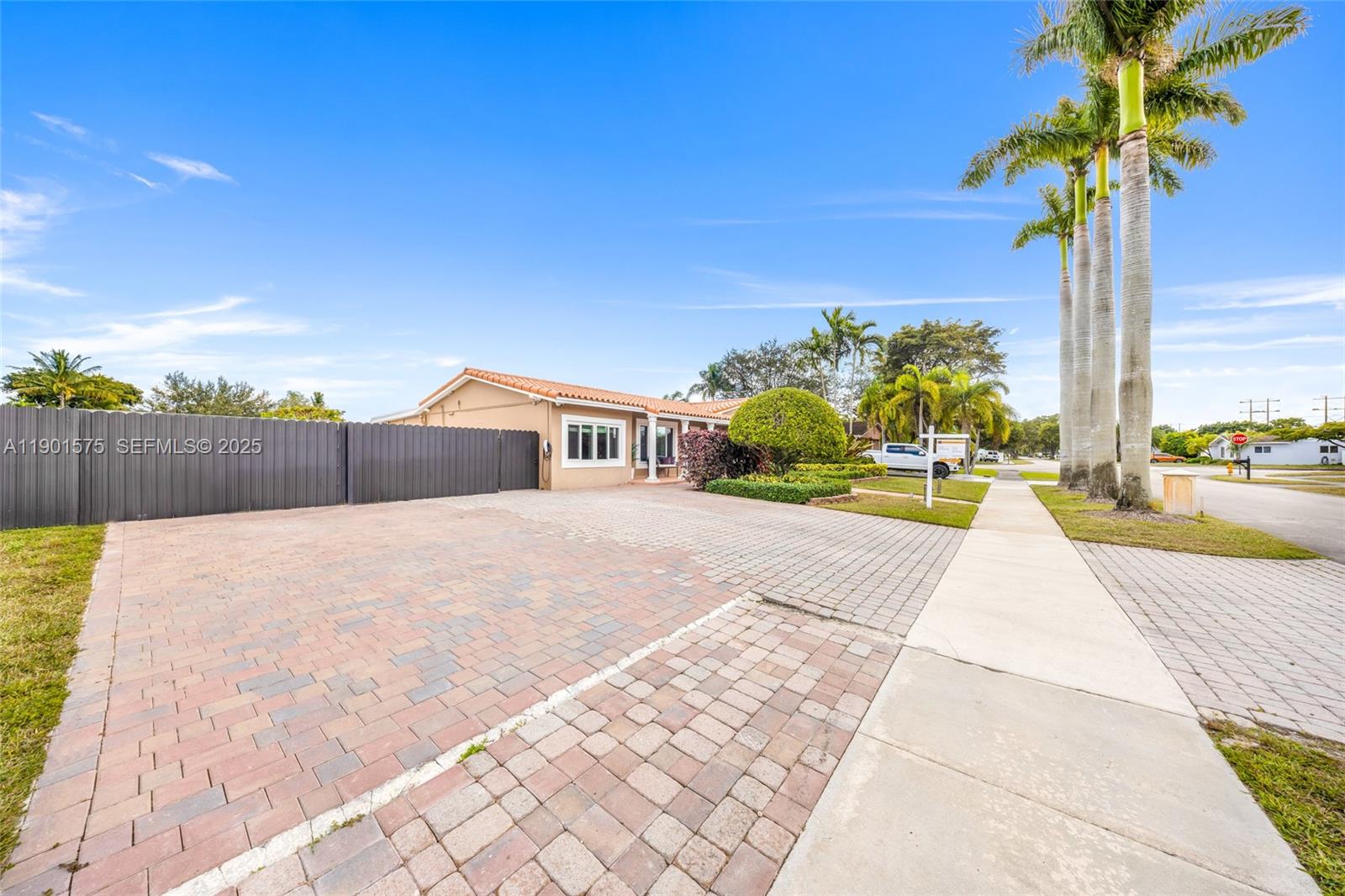 DEVON-AIRE ESTATES SEC 3 - Residential