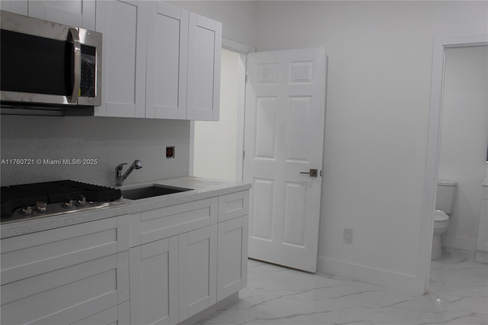 Rental Property at 540 E 37th St 4, Hialeah, Miami-Dade County, Florida - Bedrooms: 1 
Bathrooms: 1  - $1,600 MO.
