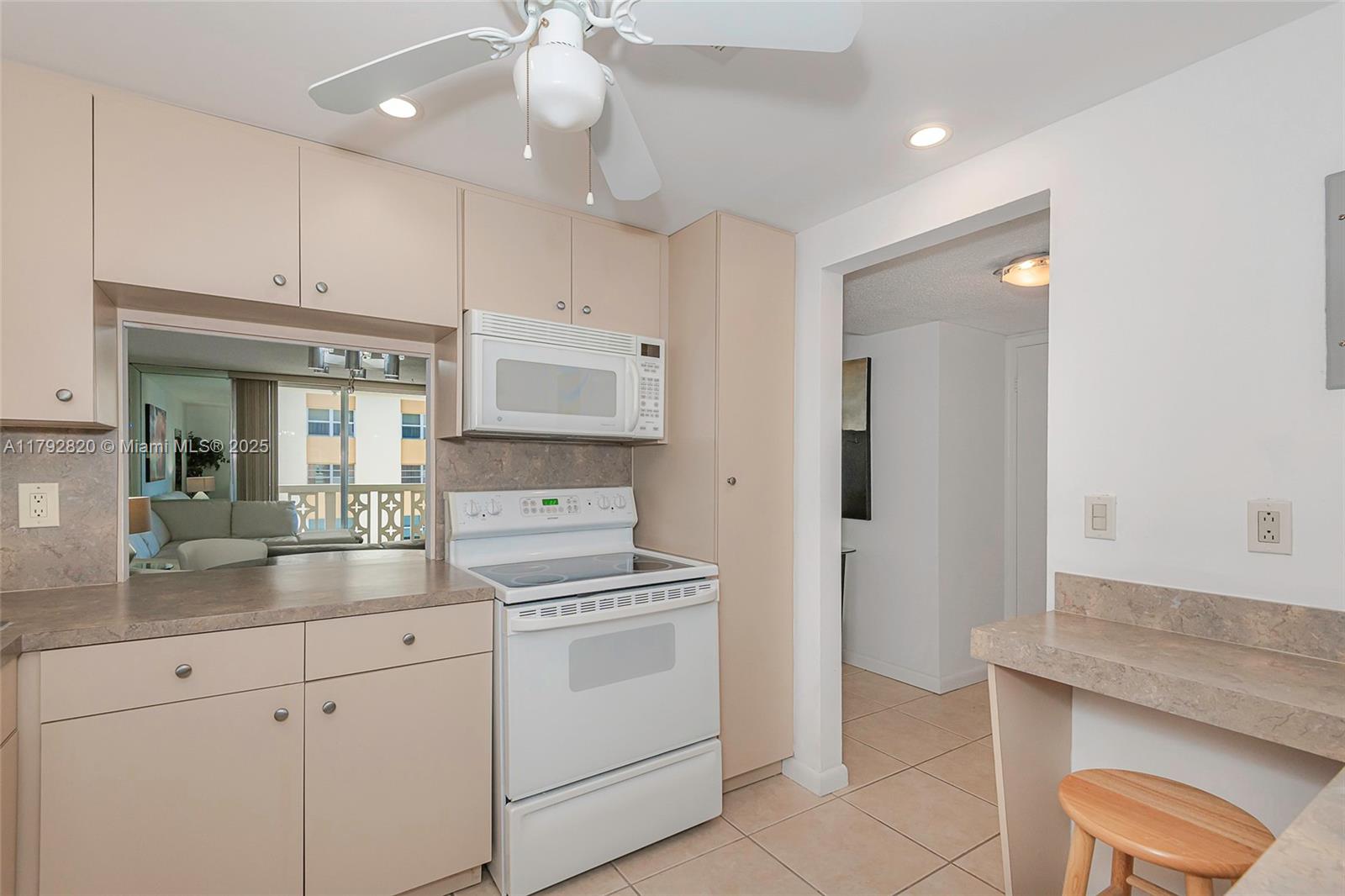 IMPERIAL TOWERS CONDO - Residential