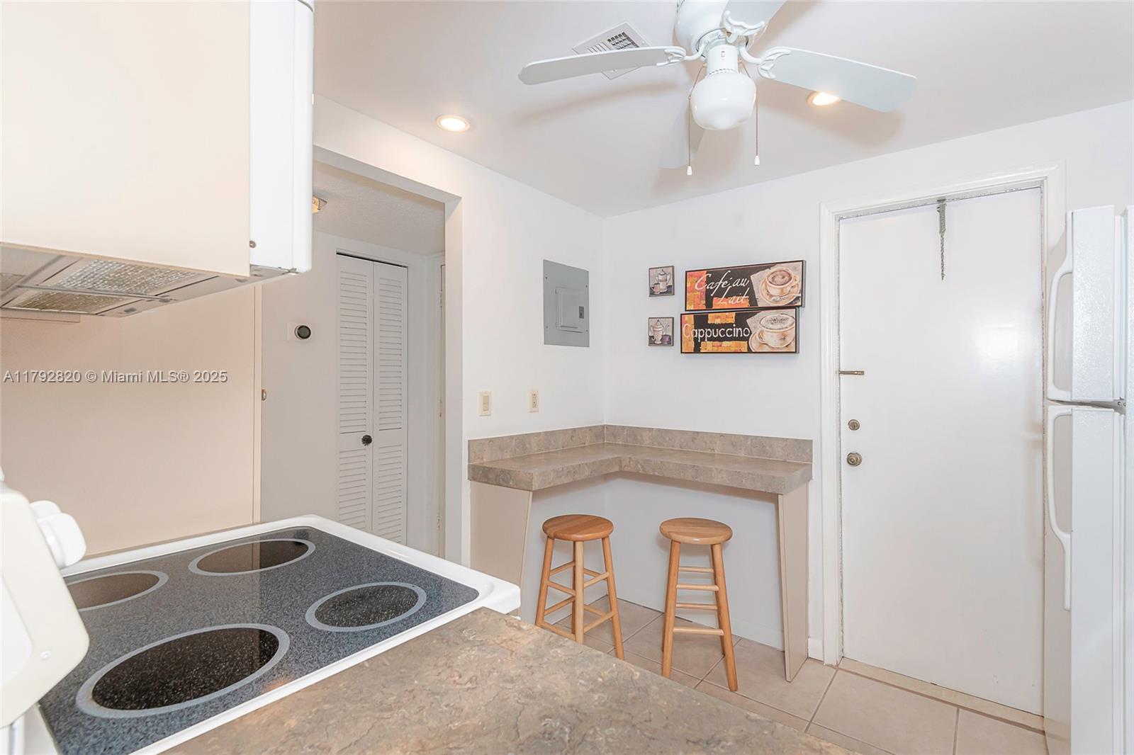 IMPERIAL TOWERS CONDO - Residential