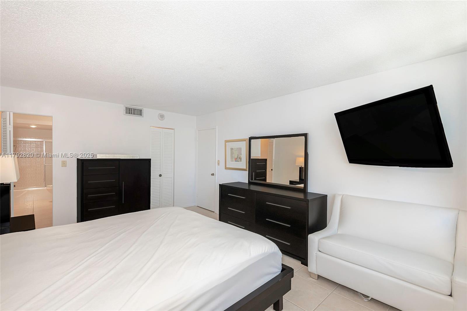 IMPERIAL TOWERS CONDO - Residential