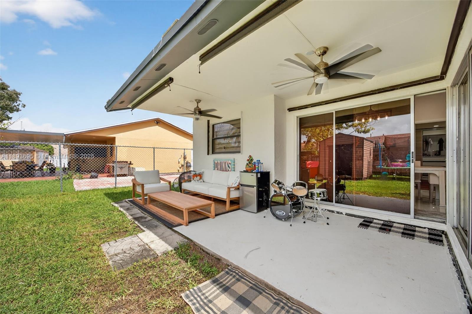 MEADOW WOOD MANOR SEC 9 - Residential Lease