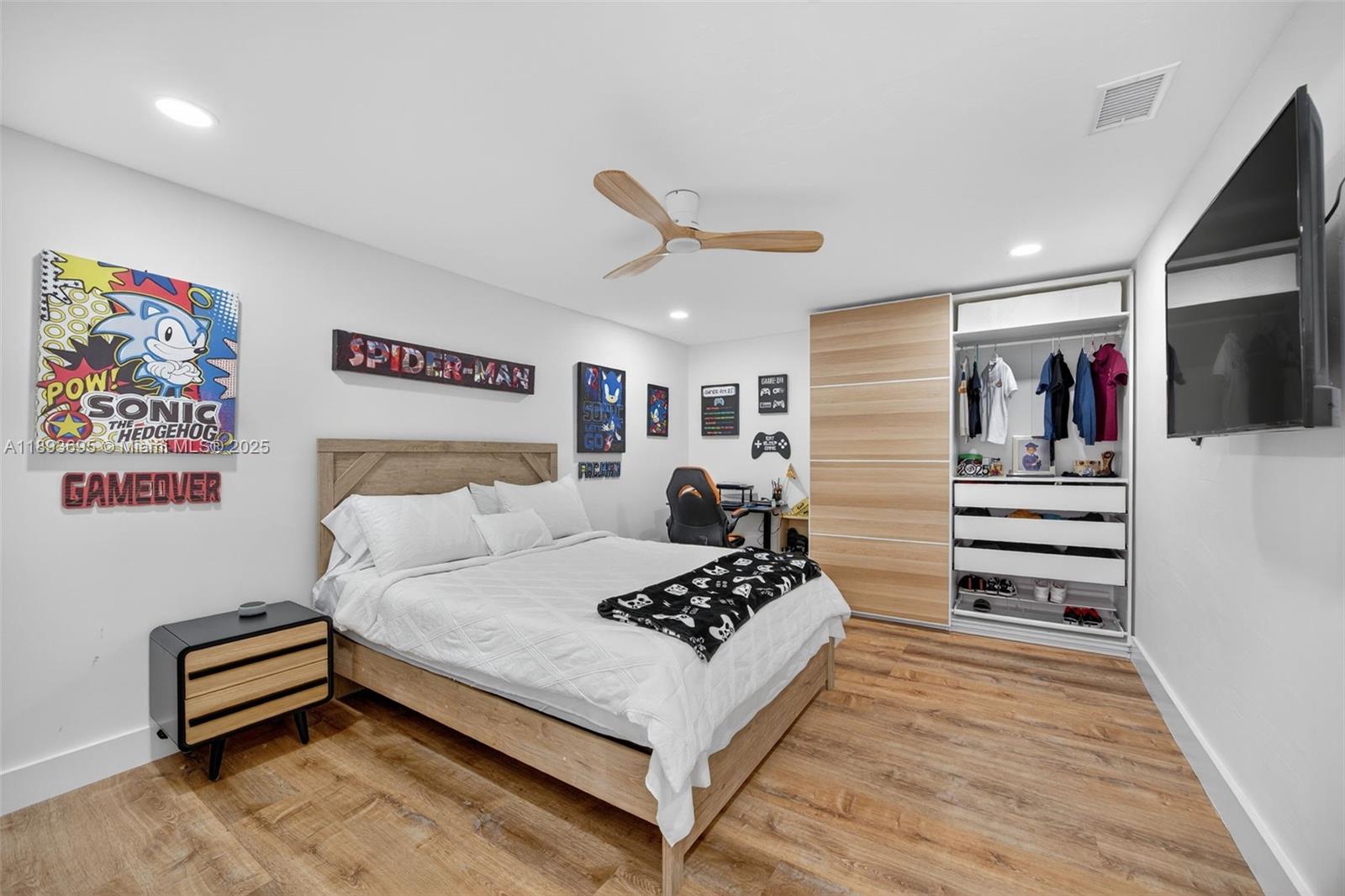 MEADOW WOOD MANOR SEC 9 - Residential Lease