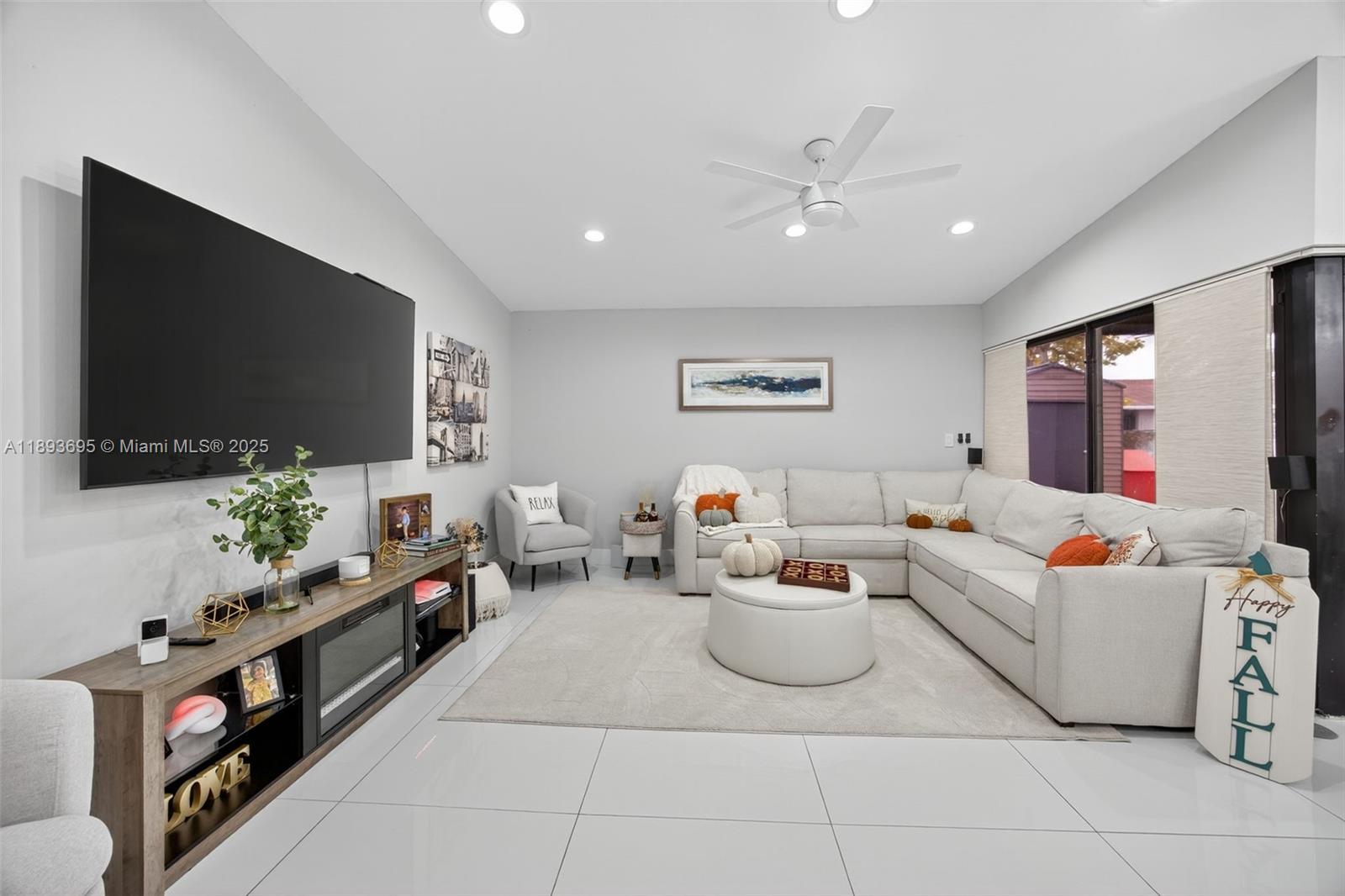 MEADOW WOOD MANOR SEC 9 - Residential Lease